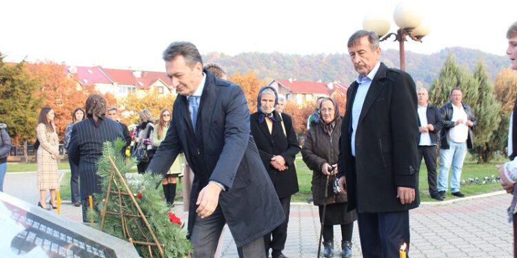 СЛУЖЕН ПАРАСТОС ЗА 301 ПОГИНУЛОГ БОРЦА УОЧИ СЛАВЕ УГЉЕВИKА