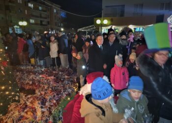 Новогодишња чаролија“ у Угљевику, додијељени новогодишњи пакетићи свим малишанима узраста до 10 година