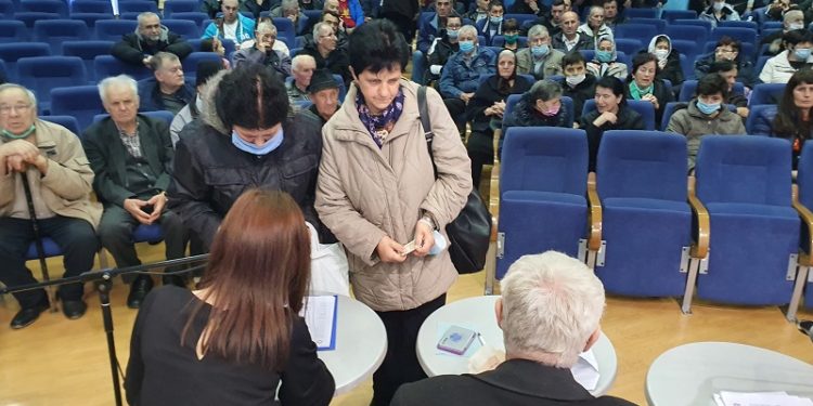 Za 273 porodice poginulih i ratnih vojnih invalida po 100 KM