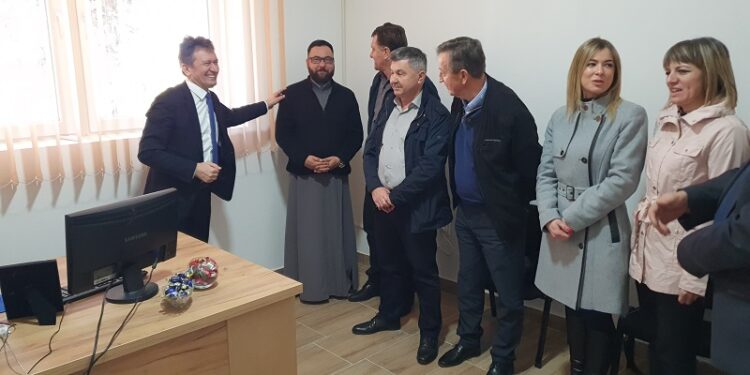 Општина Угљевик финансирала адаптацију просторија мјесног уреда у Доњој Трнови