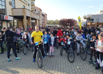 „Промоција здравог начина живота“ Рекретивна вожња бициклима и ролерима у Угљевику окупила више од 700 учесника