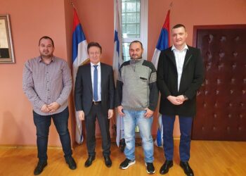 Хуманиста из Богутовог Села на пријему код начелника Угљевика Перића