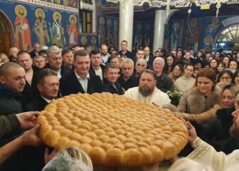 „Божић у Угљевику, лијеп, свечан и радостан“ Литургија и причест за најрадоснији празник