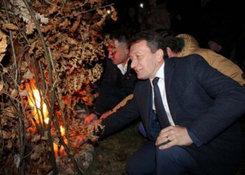 Василије Перић божићна честитка: Богомладенац увијек снагу даје