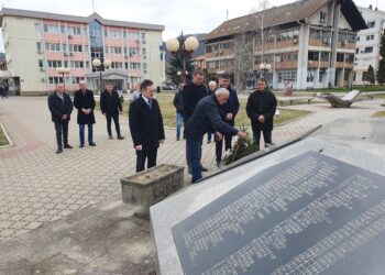 БОРЦИ НАЈЗАСЛУЖНИЈИ ЗА ОДБРАНУ СРПСКЕ: У Угљевику обиљежен Дан бораца Републике 