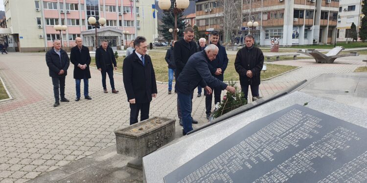 БОРЦИ НАЈЗАСЛУЖНИЈИ ЗА ОДБРАНУ СРПСКЕ: У Угљевику обиљежен Дан бораца Републике