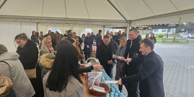 “Заједно за Петра Танацковића” Хуманитарни базар у Угљевику за суграђанина