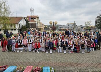 Лазарева субота у Угљевику: Игра и пјесма за Врбицу 