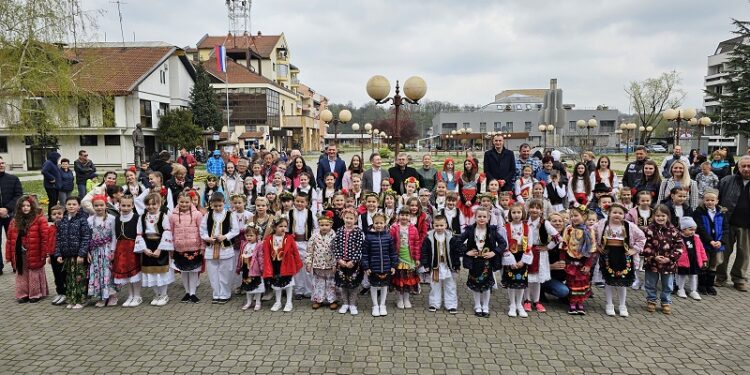 Лазарева субота у Угљевику: Игра и пјесма за Врбицу 