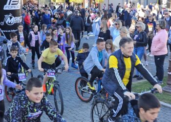 “Физичка активност најважнија“ Спортска манифестација  “Круг здравља” у Угљевику окупила велики број дјеце и одраслих