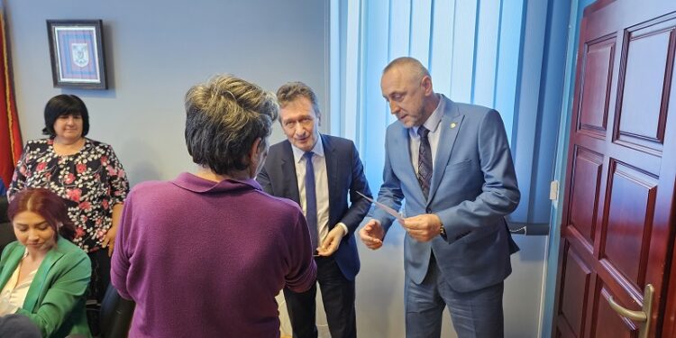 Перић: Угљевик предњачи у рјешавању стамбеног питања борачке популације