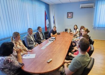 НАГРАЂЕНИ НАЈБОЉИ СРЕДЊОШКОЛЦИ: Организован традиционални пријем за матуранте у Угљевику