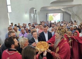 Епископ Фотије у Угљевику: Српску покушавају да уздрмају политички и правно