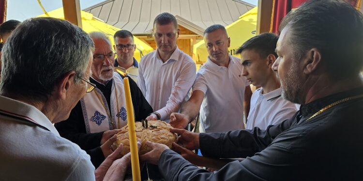 Прослављена слава храма у Угљевик Селу: Служен парастос погинулим борцима Одбрамбено-отаџбинског рата