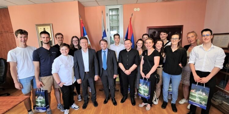 У Угљевику гостовао предсједник Свјетске асоцијације хармоникаша и оркестар хармоника из Словеније