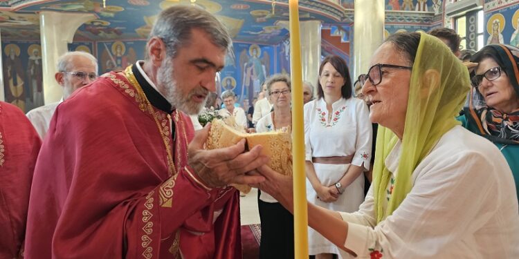 „Завичај прати и поштује њихова дјела“ Чланице Кола српских сестара из Угљевика прославиле крсну славу