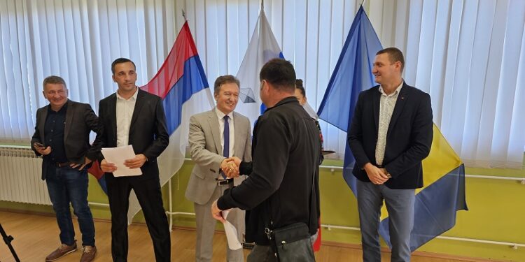 Подршка пољопривреди локалне управе Угљевика: Кречњак за квалитет земљишта