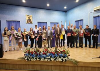 ЗАВИЧАЈ ВУКУ НАПРИЈЕД: Награђени заслужни грађани општине Угљевик