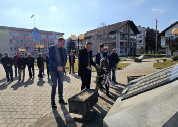 СРПСКОЈ ТЕМЕЉЕ ДАЛИ: У Угљевику Обиљежен Дан бораца Републике Српске