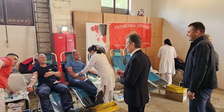 Велика акција давалаштва крви у Угљевику: Дародавци ватрогасци од Новог Града до Требиња