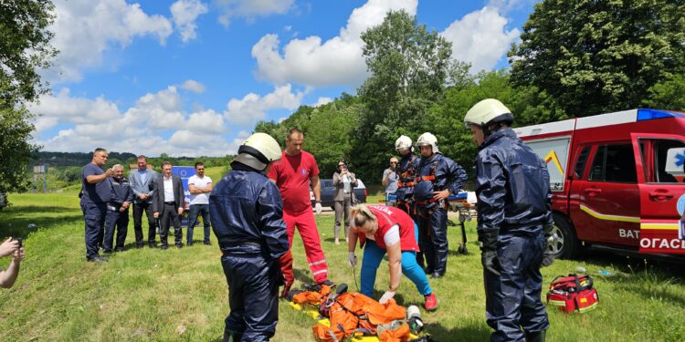 Одржана показна вјежба спасавања на води
