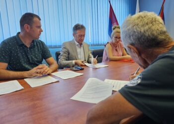 ПОДРШКА НАЧЕЛНИКА УГЉЕВИКА: Пољопривредницима 700.000 КМ из локалног буџета за инфраструктуру