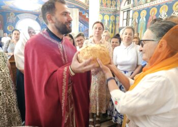 ПОМОЋ ПРУЖАЈУ С ЉУБАВЉУ: Угљевичко Коло српских сестара прославило крсну славу-Свету Марију Магладену