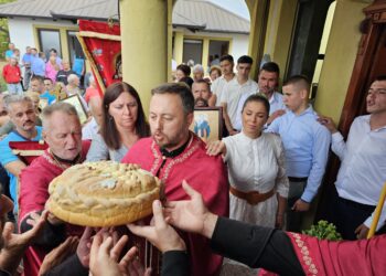 Коренита прославила храмовну славу: Служен парастос јунацима