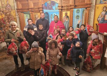 Начелник Угљевика међу малишанима у Мезграји: Пијукање и дарови 