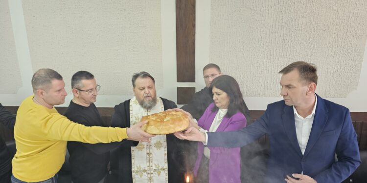 Угљевичке школе прославиле Савиндан:  Начелник Гајић упутио Светосавску честитку