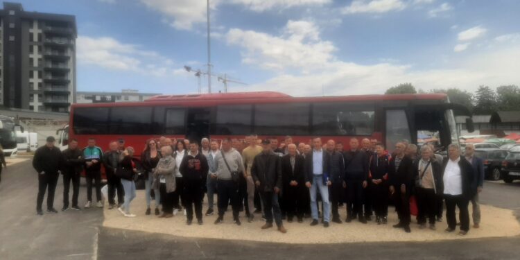 Општина Угљевик одвела 55  пољопривредника на 92. Међународни сајам пољопривреде у Нови Сад: Важно унапређење пољопривреде