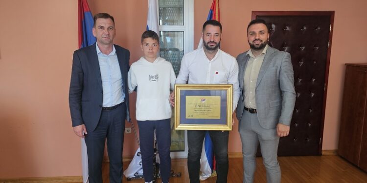 Начелник Угљевика даровао врхунске спортисте: Подршка спорту и младима