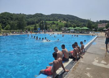 Угљевички базени отворени: Дјеца до 10 година улазе бесплатно!