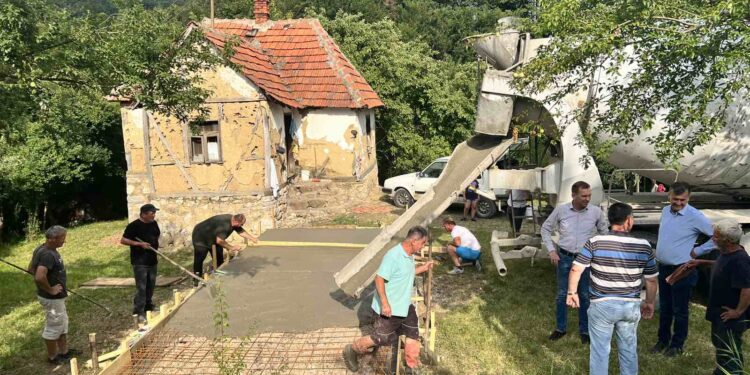 СОЛИДАРНОСТ УГЉЕВИКА: Општина и Борачка граде дом Влади Николићу