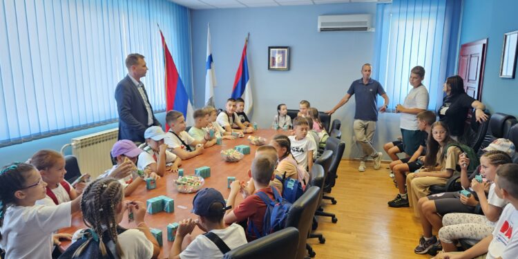 Угљевичка дјеца боравиће на едукативном кампу Гучево: Општина финансијски подржала