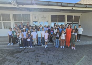 „НОВО РУХО“ угљевичке школе „Алекса Шантић“: Ђацима све да буде потаман