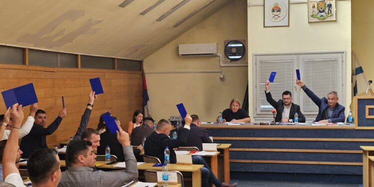 Скупштина Угљевика усвојила Декларацију којом се одбацује пресуда предсједнику Републике Српске