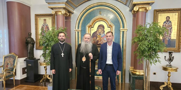Угљевик његује одличан однос са Црквом: Митрополит Фотије угостио начелника Гајића и намјесника Тешића