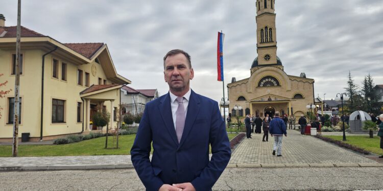 Божићна порука начелника Угљевика: Мир, љубав и снага породичног дома