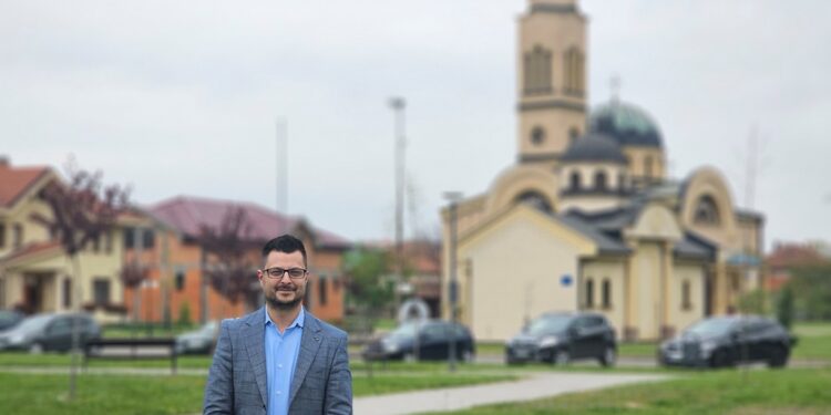 Поповић честитао Божић: Дар љубави, наде и спасења