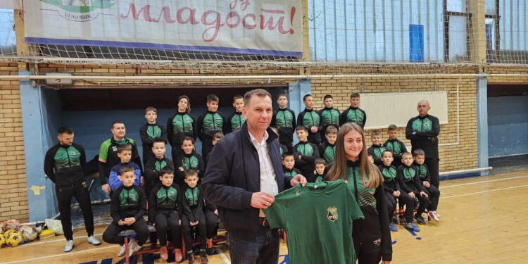 Уручена нова опрема угљевичкој Школи фудбала „Рудар“: Подршка спорту и здравом животу