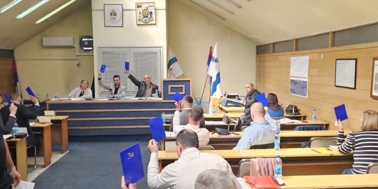 Скупштина општине Угљевик: Извјештаји о раду установа-Дом здравља позитивно пословање