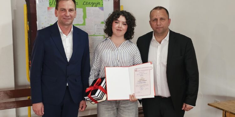 Дан ученичког стваралаштва у Угљевику: Софија Вујевић Ђак генерације